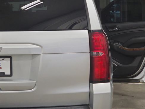 Used 2015 Chevrolet Tahoe LTZ image 36