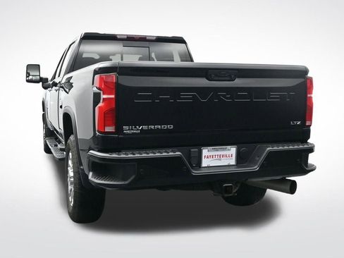 Used 2025 Chevrolet Silverado 2500 LTZ w/ Z71 Chrome Sport Edition image 9