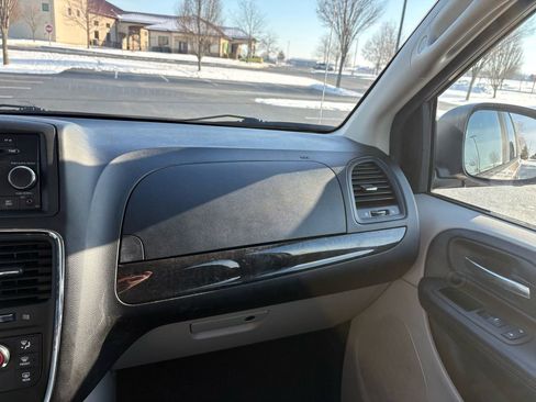 Used 2013 Dodge Grand Caravan American Value Package image 28