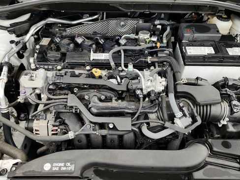 Used 2023 Toyota Corolla Cross XLE image 26