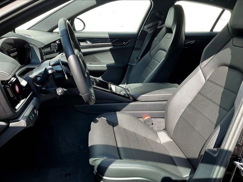 Used 2025 Porsche Panamera 4 image 5