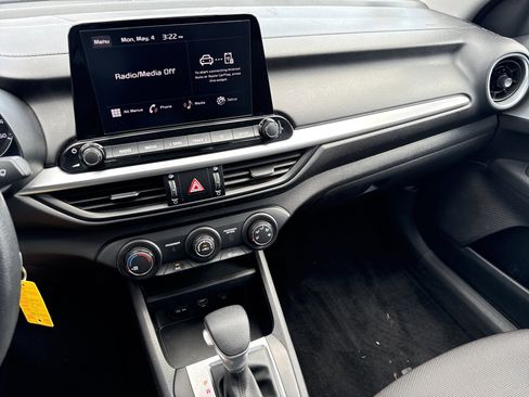 Certified 2024 Kia Forte LXS w/ LXS Technology Package FWD image 22
