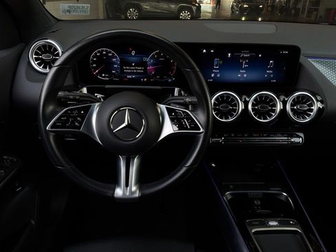 Used 2025 Mercedes-Benz GLA 250 image 14