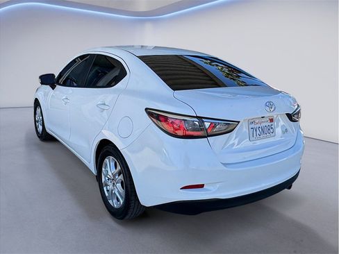 Used 2017 Toyota Yaris iA FWD image 4