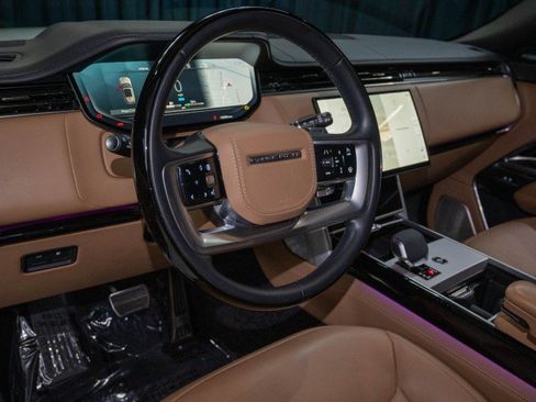 Used 2025 Land Rover Range Rover Autobiography AWD/4WD image 15