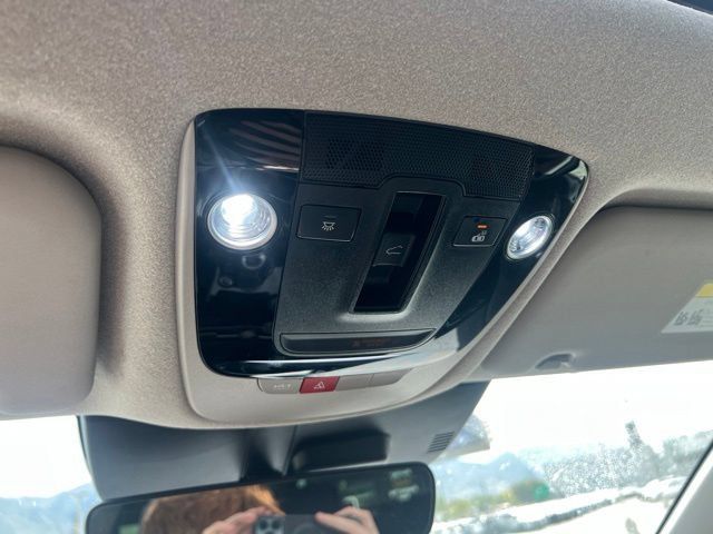 Used 2023 Kia Niro Wave w/ Wave Preserve Package FWD image 12