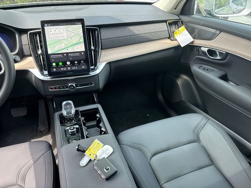 Used 2026 Volvo XC90 B6 Plus w/ Protection Package Premier AWD/4WD image 28