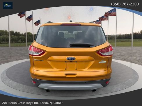 Used 2016 Ford Escape SE w/ Equipment Group 201A FWD image 4