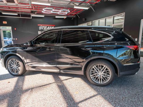 Used 2022 Acura MDX SH-AWD w/ Advance Package image 2