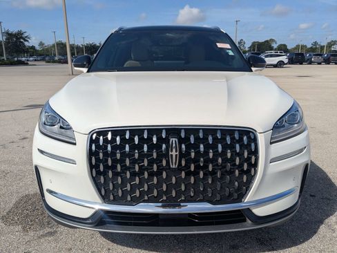 Used 2023 Lincoln Corsair Reserve w/ Equipment Group 201A FWD image 3