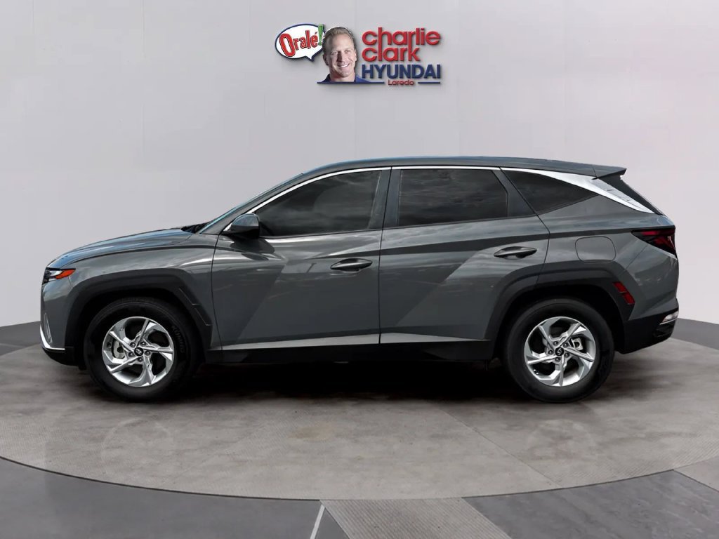 Certified 2024 Hyundai Tucson SE FWD image 2