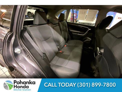 Used 2021 Toyota RAV4 LE image 20