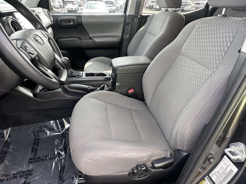 Used 2022 Toyota Tacoma SR AWD/4WD image 17