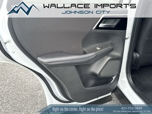 Used 2024 Mitsubishi Outlander ES AWD/4WD image 32