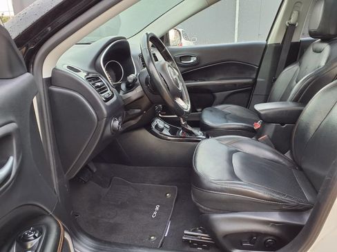 Used 2018 Jeep Compass Limited w/ Navigation Group AWD/4WD image 11