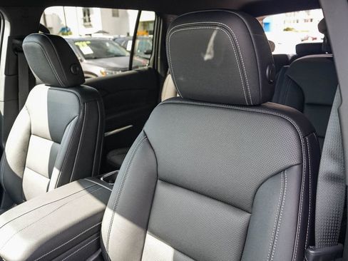 New 2026 Chevrolet Traverse LT w/ Midnight/Sport Edition FWD image 23