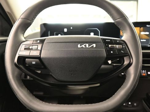 Used 2025 Kia EV6 Light RWD image 29