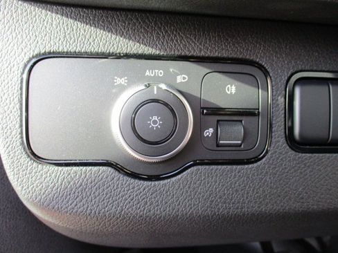 Used 2023 Mercedes-Benz Sprinter 3500 image 9