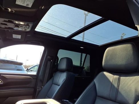 Used 2022 Chevrolet Tahoe RST w/ Sport Performance Package image 16