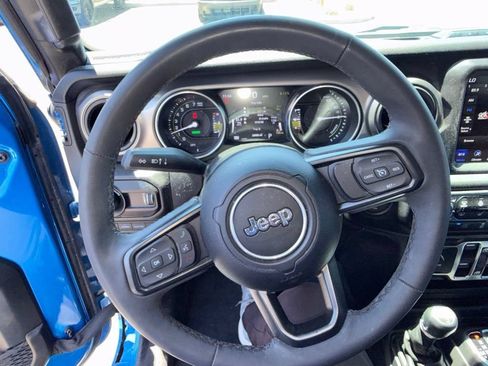Used 2023 Jeep Wrangler Unlimited w/ Cold Weather Group AWD/4WD image 7