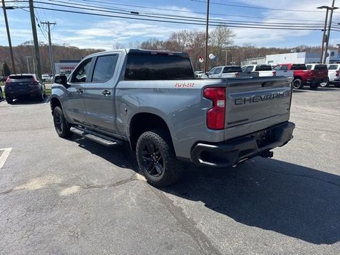 Used 2021 Chevrolet Silverado 1500 LT Trail Boss w/ LPO, Dark Essentials Package AWD/4WD image 5