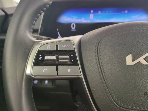 Used 2024 Kia Telluride SX w/ Towing Package image 34