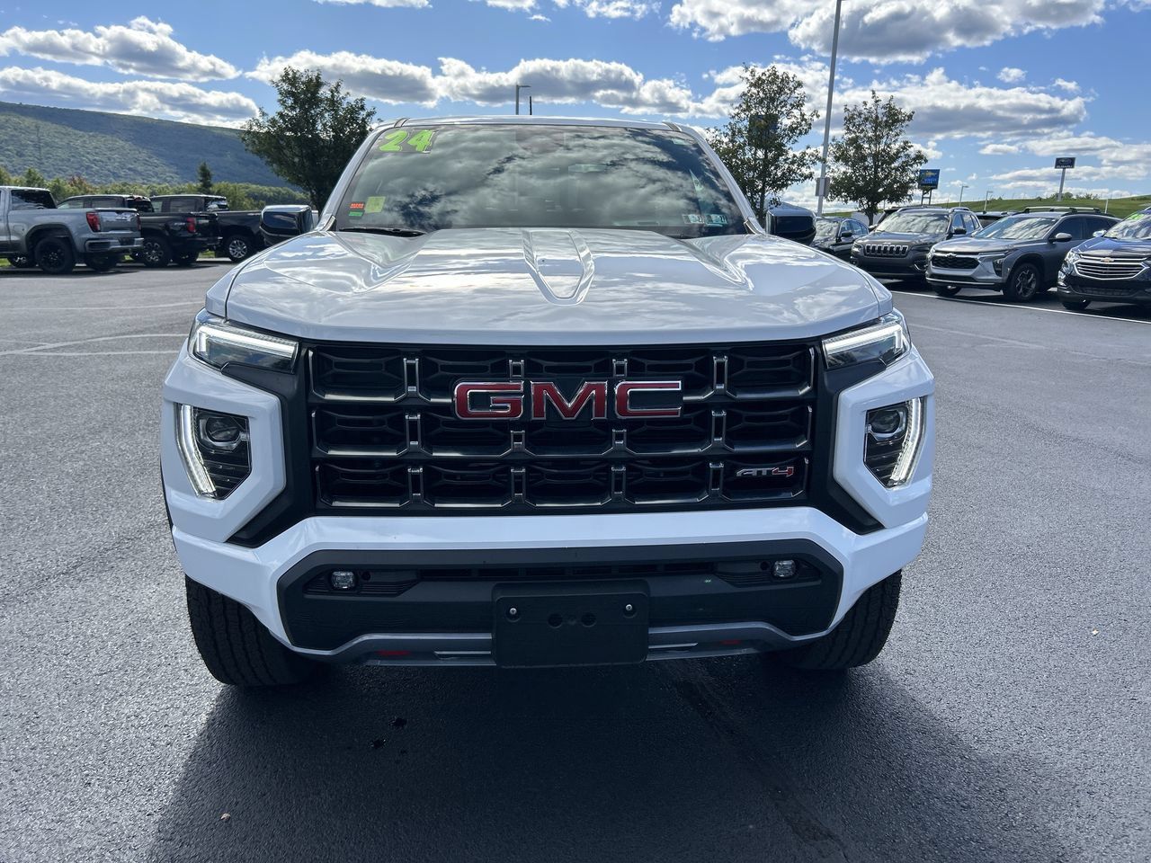 Used 2024 GMC Canyon AT4 w/ AT4 Premium Package AWD/4WD image 14