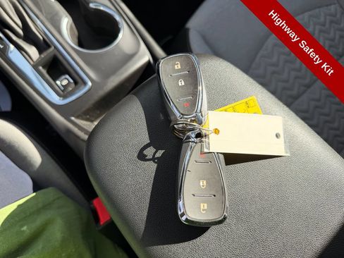 Used 2023 Chevrolet Equinox LS w/ LS Convenience Package AWD/4WD image 28