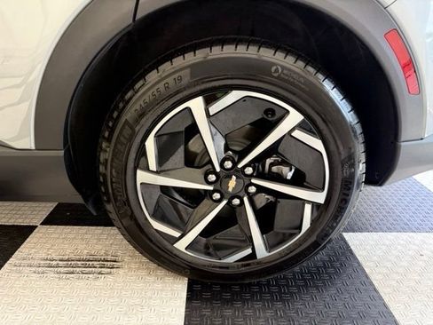 New 2026 Chevrolet Equinox EV LT AWD/4WD image 11
