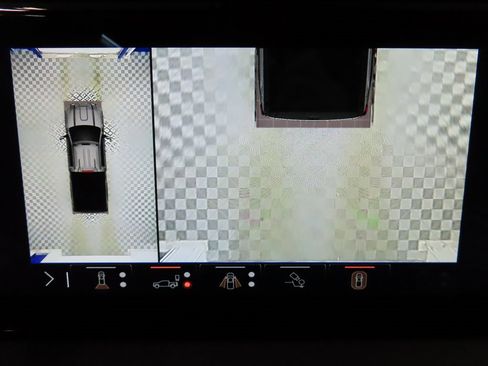 Used 2025 GMC Sierra 2500 AT4X image 17