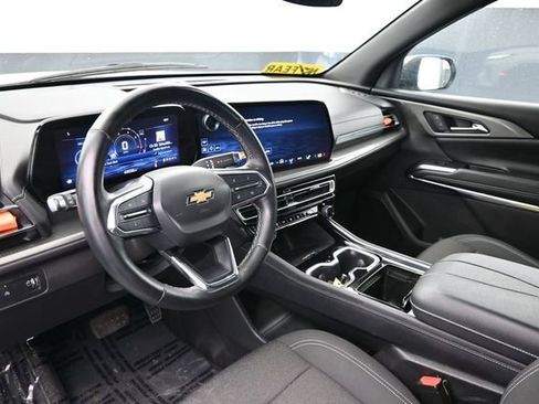 Used 2024 Chevrolet Traverse LT FWD image 10