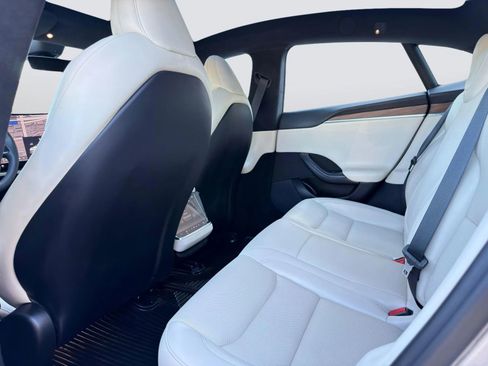 Used 2025 Tesla Model S AWD/4WD image 17