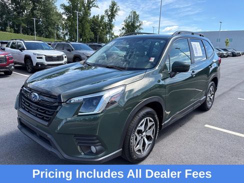Used 2023 Subaru Forester Premium AWD/4WD image 3