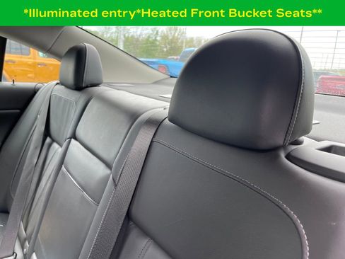 Used 2013 Buick Regal Leather FWD image 6
