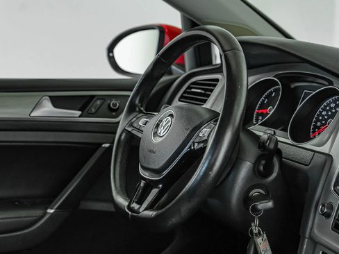 Used 2015 Volkswagen Golf SE image 13