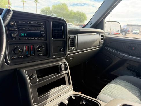 Used 2003 Chevrolet Avalanche 2WD image 24