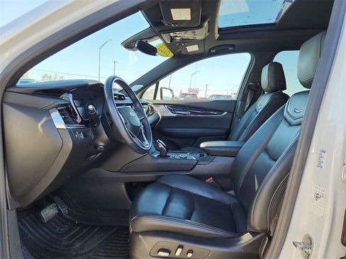 Used 2023 Cadillac XT6 Premium Luxury image 13