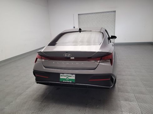 Used 2024 Hyundai Elantra SEL FWD image 7
