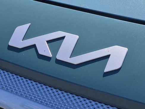 Used 2024 Kia Seltos EX FWD image 30