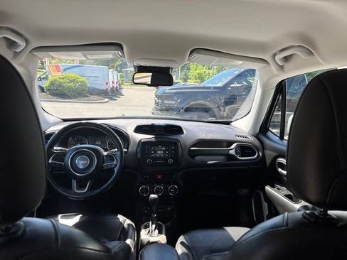 Used 2017 Jeep Renegade Limited AWD/4WD image 22