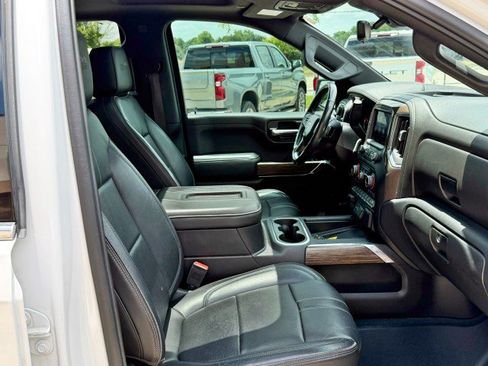 Used 2019 Chevrolet Silverado 1500 High Country w/ Technology Package AWD/4WD image 28