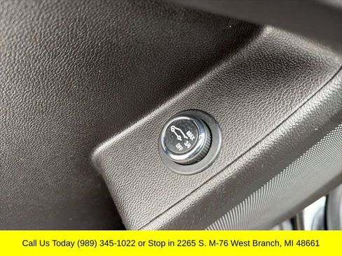 Used 2019 Chevrolet Traverse LT image 29