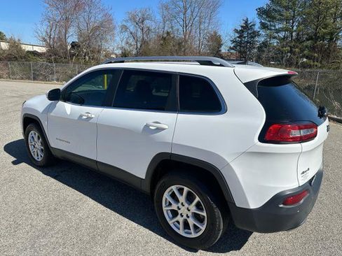 Used 2018 Jeep Cherokee Latitude Plus image 6