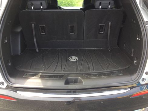 Used 2023 Buick Enclave Essence AWD/4WD image 8