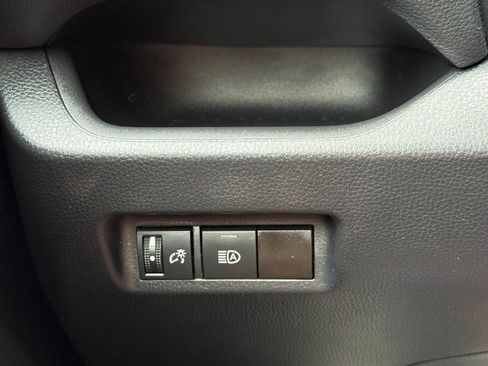 Used 2023 Toyota RAV4 XLE AWD/4WD image 29