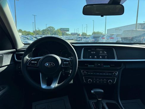 Used 2020 Kia Optima LX FWD image 17