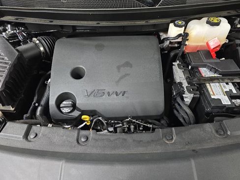 Used 2023 Chevrolet Traverse LT AWD/4WD image 12