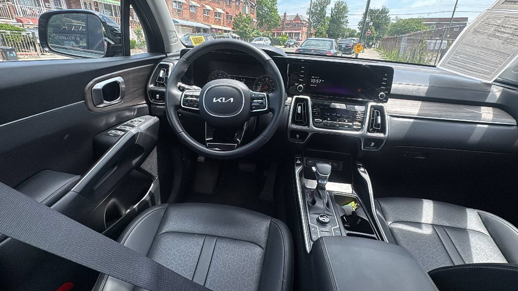 Used 2023 Kia Sorento S w/ Panoramic Sunroof Package AWD/4WD image 27
