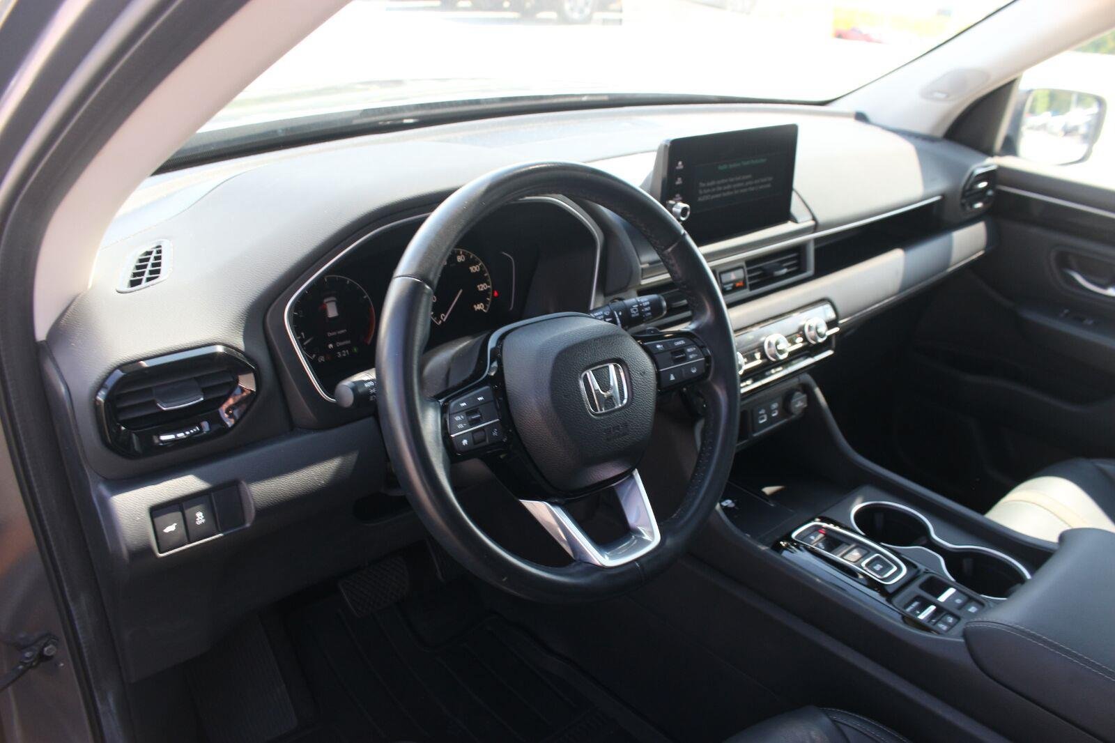 Used 2024 Honda Pilot Touring image 18