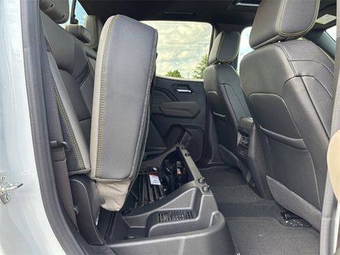 New 2025 Chevrolet Colorado ZR2 w/ Off-Road Front Bumper Package image 31
